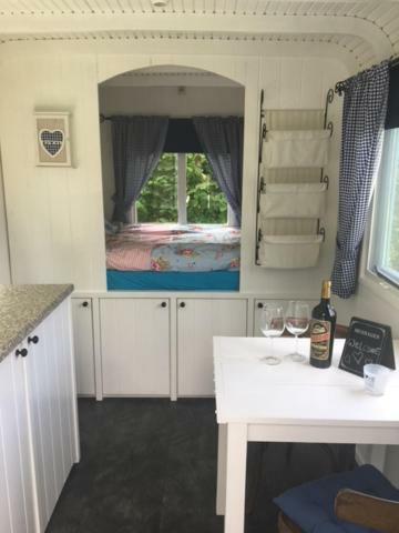 Shepherds Hut Остворне Екстер'єр фото