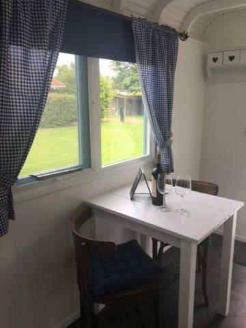 Shepherds Hut Остворне Екстер'єр фото